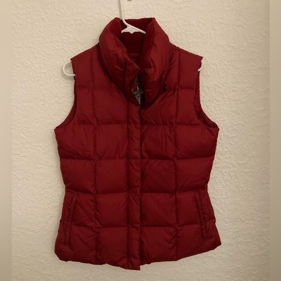 Eddie Bauer 700 Fill Goose Down Puffer Vest Women’s Medium -Maroon Full Zip Warm - Picture 1 of 14